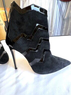 Aperlai Patent and Suede Stiletto Bootie EUC Sz 6.5